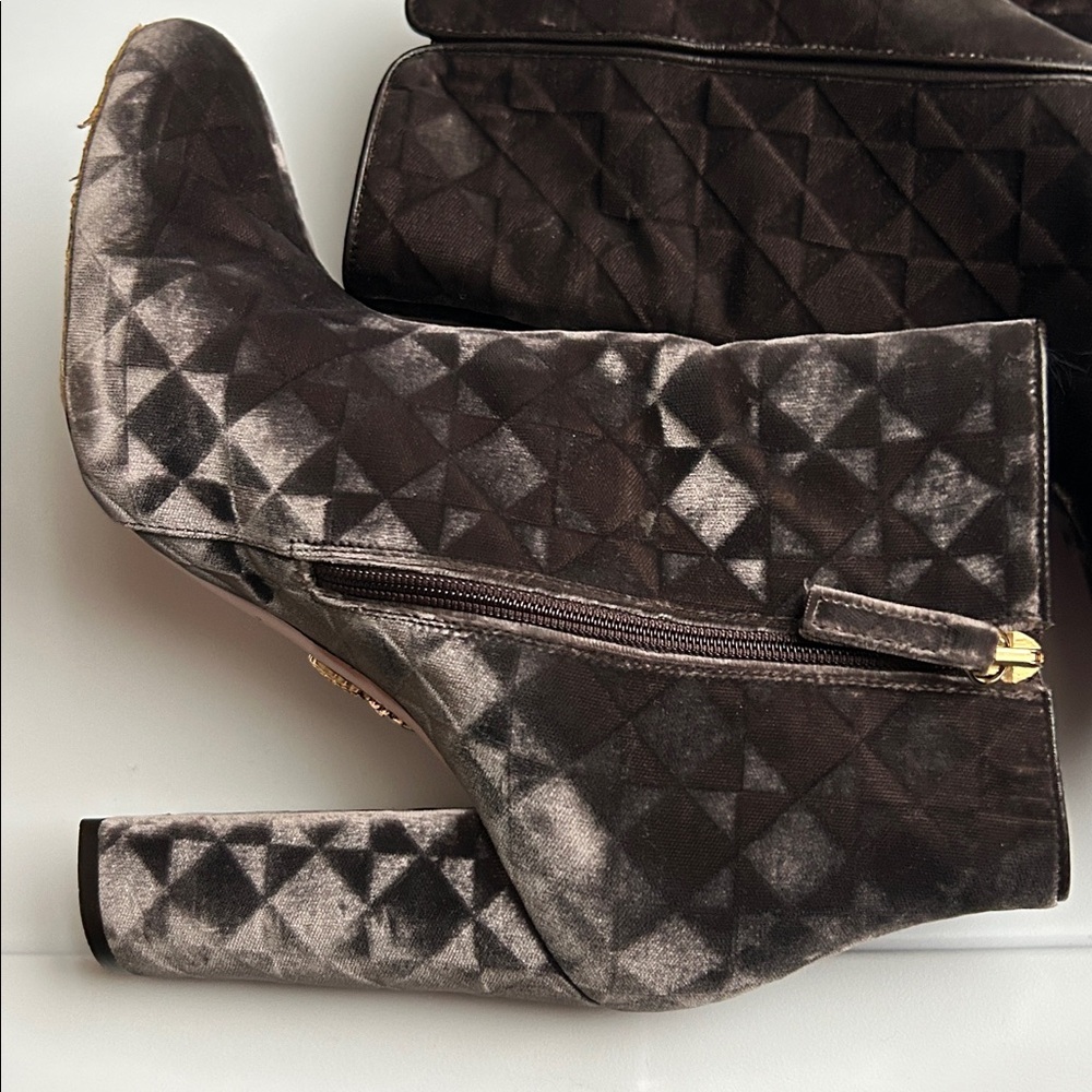 AQUAZZURA Geometric Velvet Ankle Boots 39